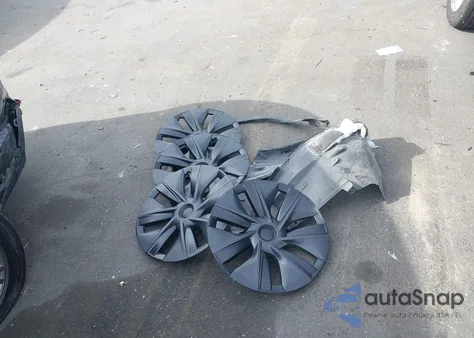 2024 Tesla Model Y Long Range Dual Motor All-Wheel Drive/Rwd из США, поврежденный, VIN 7SAYGDED2RF133037